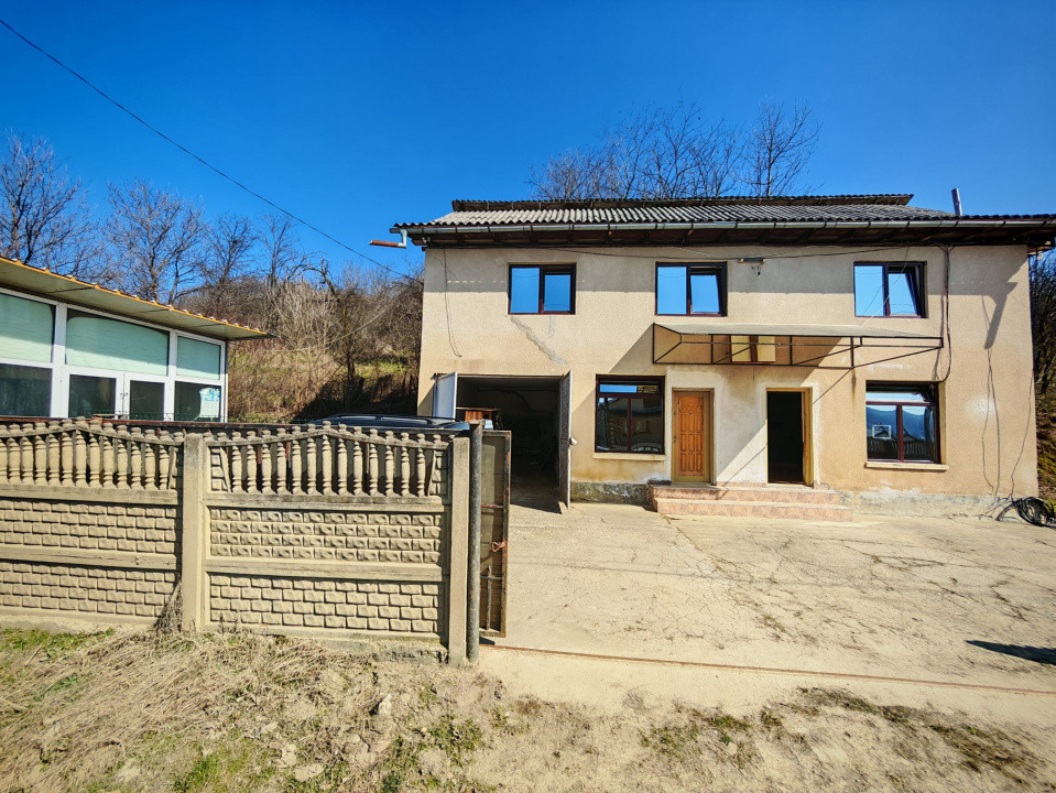 Casă cu teren generos în Dârmănești, Argeș-ideală pentru locuința sau afacere 