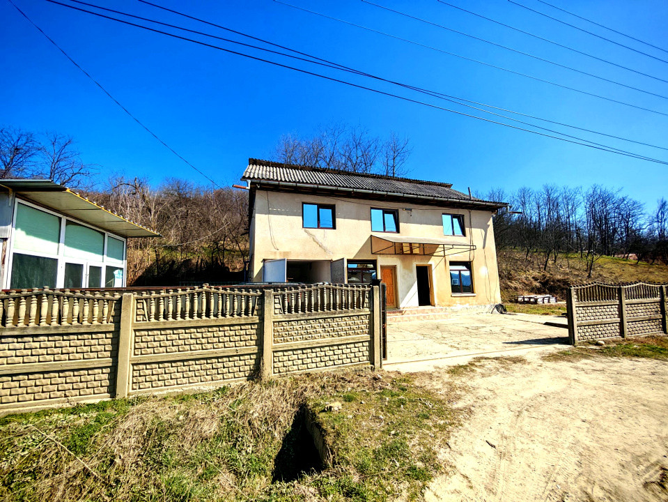Casă cu teren generos în Dârmănești, Argeș-ideală pentru locuința sau afacere 