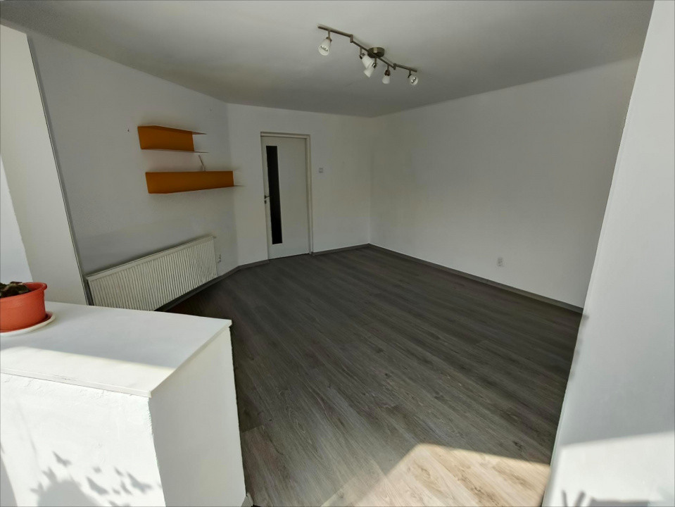 Spațiu de închiriat Târgu Jiu –zona 8 Mai, către Spitalul 700