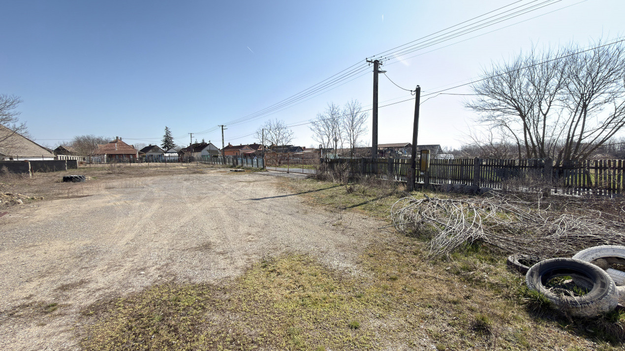 Casa cu teren Loc. Mérk, Ungaria - Teren 1411 mp - Comision 0% cumpărător