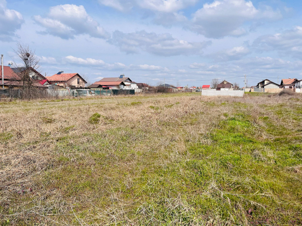 Teren intravilan, 2 parcele, 815 mp, utilitati, Preajba - zona Smart Pub