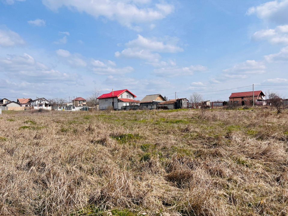 Teren intravilan, 2 parcele, 815 mp, utilitati, Preajba - zona Smart Pub