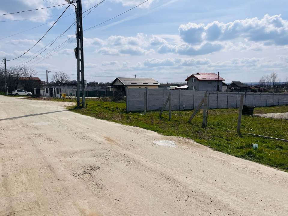 Teren intravilan, 2 parcele, 815 mp, utilitati, Preajba - zona Smart Pub