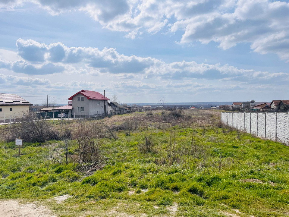 Teren intravilan, 2 parcele, 815 mp, utilitati, Preajba - zona Smart Pub