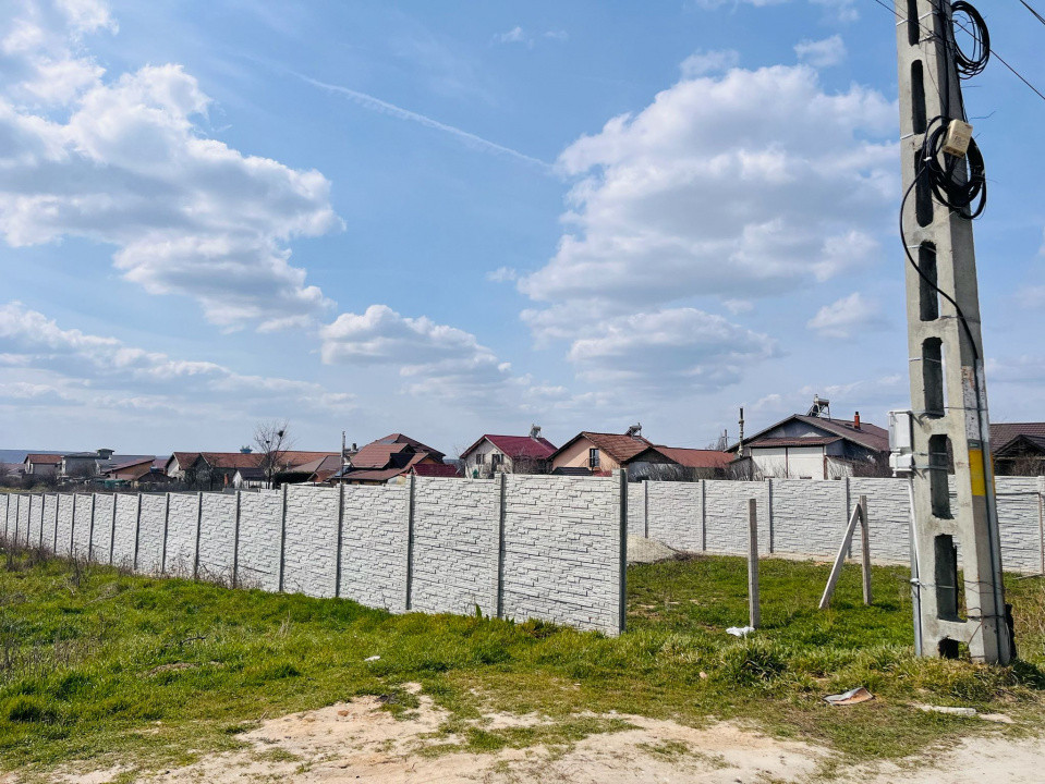 Teren intravilan, 2 parcele, 815 mp, utilitati, Preajba - zona Smart Pub