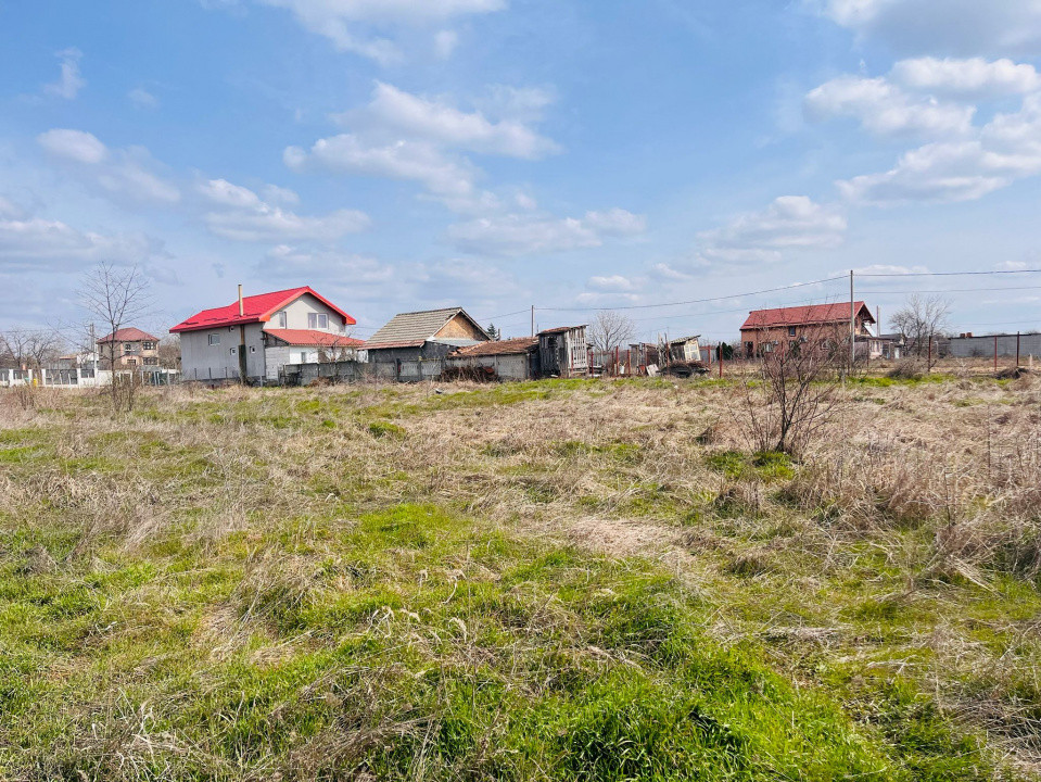 Teren intravilan, 2 parcele, 815 mp, utilitati, Preajba - zona Smart Pub