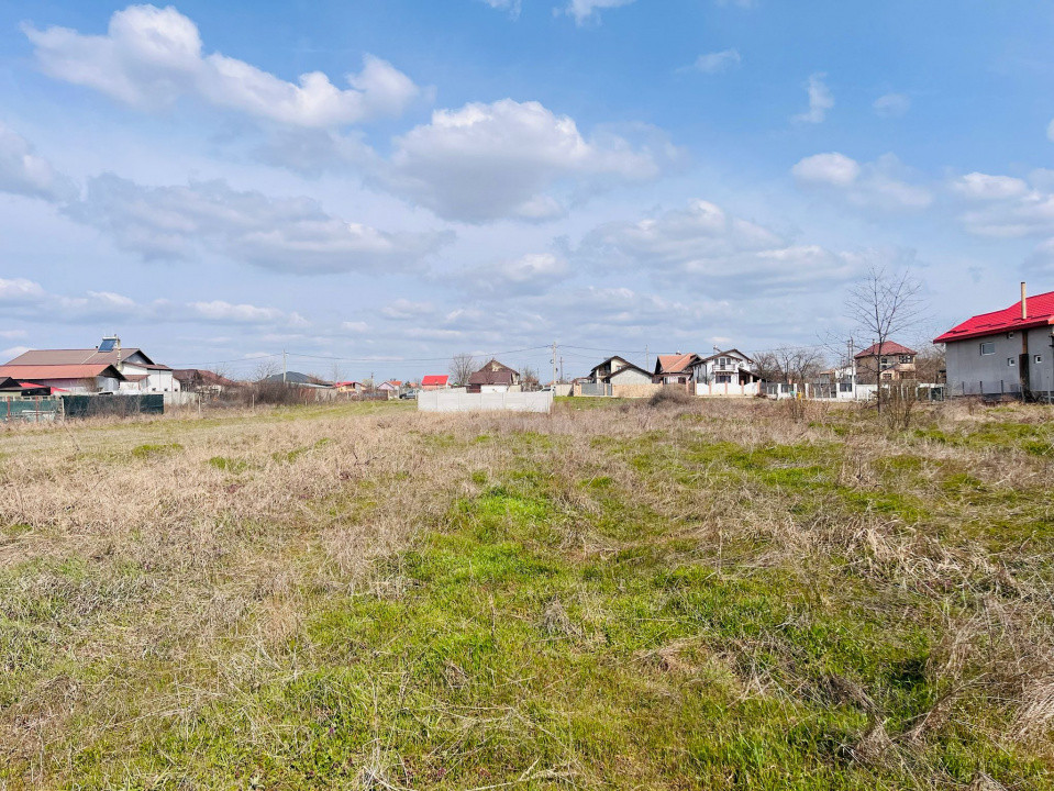 Teren intravilan, 2 parcele, 815 mp, utilitati, Preajba - zona Smart Pub