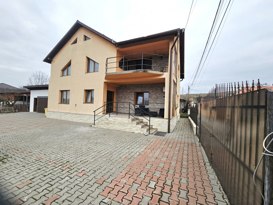 Casa eleganta,zona centrala Aiton,cu ciubar,gradina si panouri fotovoltaice