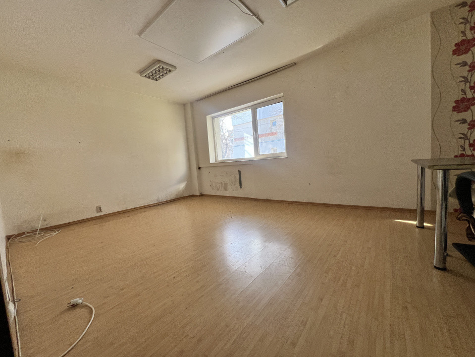 Apartament 3 camere parter zona Exercitiu-Pitesti 0% Comision