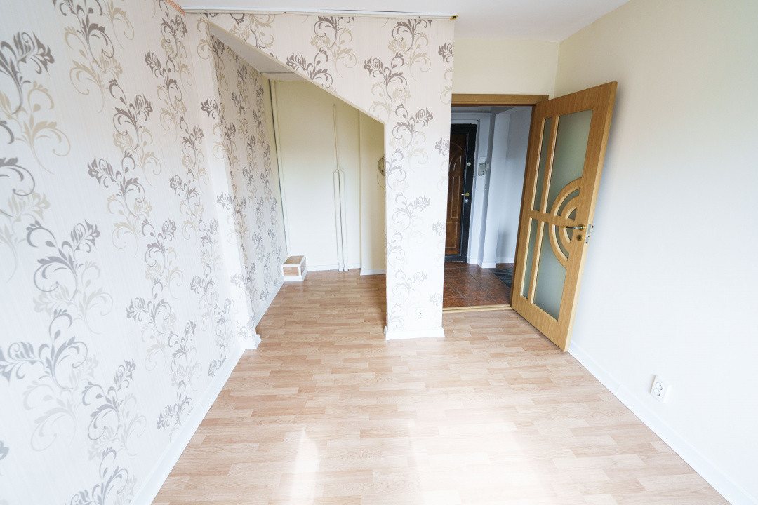 Apartament 4 camere renovat, bilateral, CT, Craiovita Noua - zona Kaufland