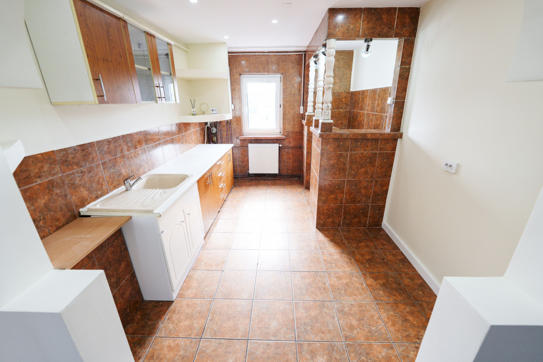 Apartament 4 camere renovat, bilateral, CT, Craiovita Noua - zona Kaufland