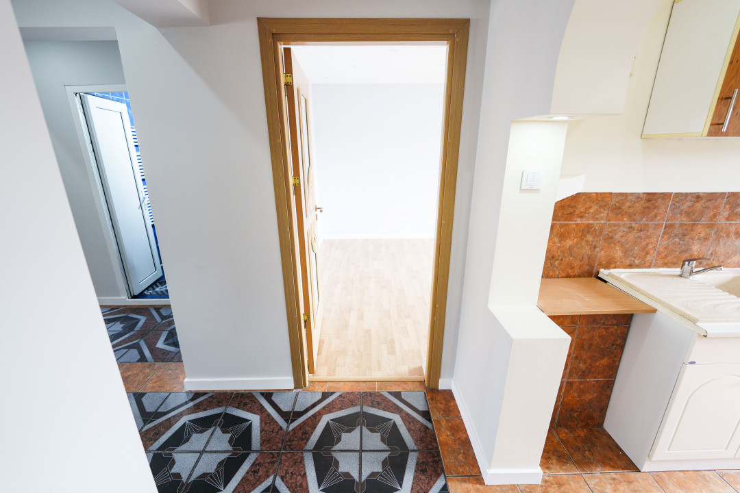 Apartament 4 camere renovat, bilateral, CT, Craiovita Noua - zona Kaufland