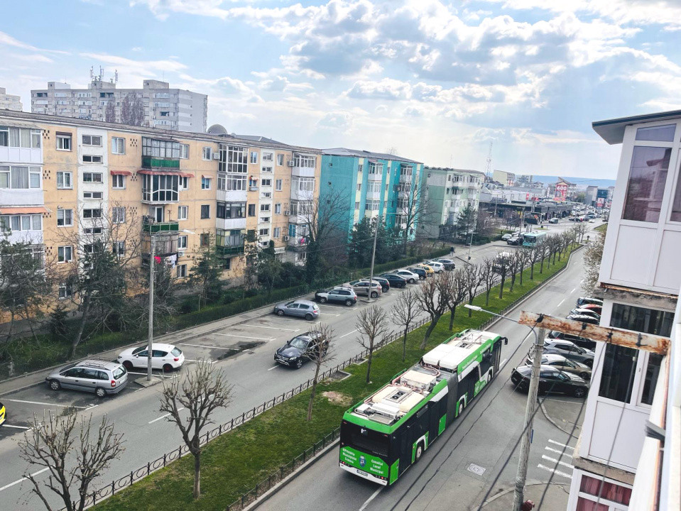 Apartament 4 camere renovat, bilateral, CT, Craiovita Noua - zona Kaufland