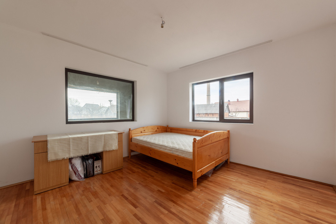 La 2 min de Campulung Muscel – 344 mp utili+ teren 4.563 mp -utilizare multiplă!