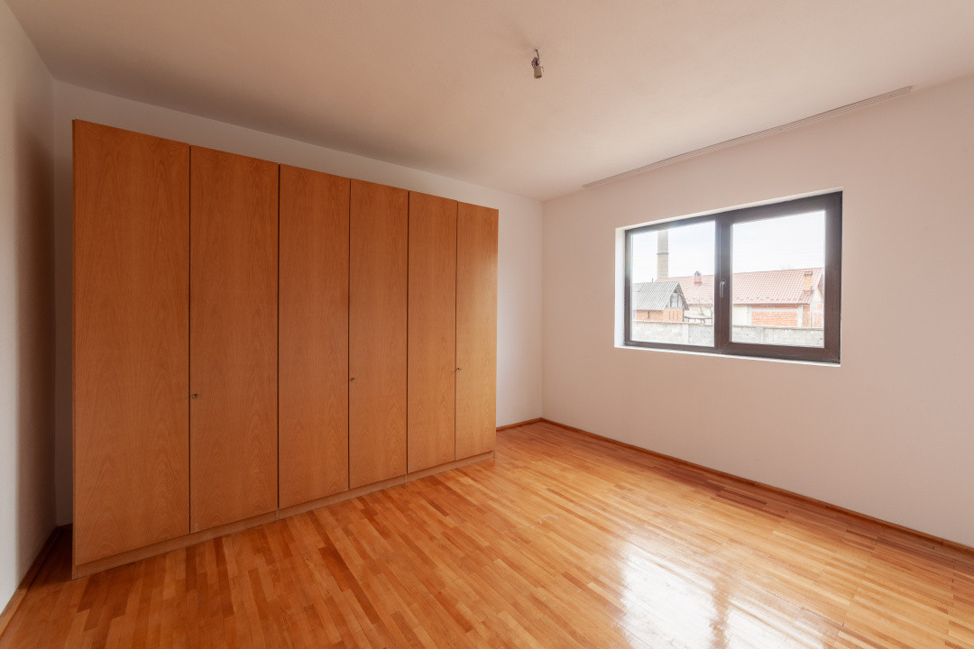 La 2 min de Campulung Muscel – 344 mp utili+ teren 4.563 mp -utilizare multiplă!