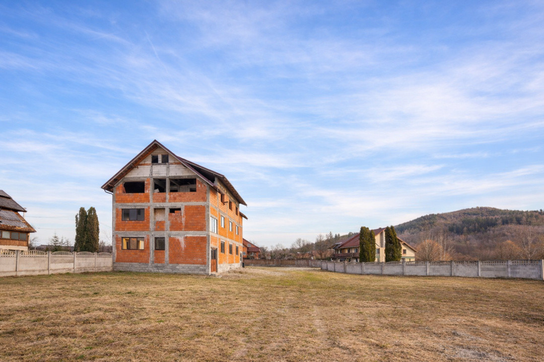 La 2 min de Campulung Muscel – 344 mp utili+ teren 4.563 mp -utilizare multiplă!