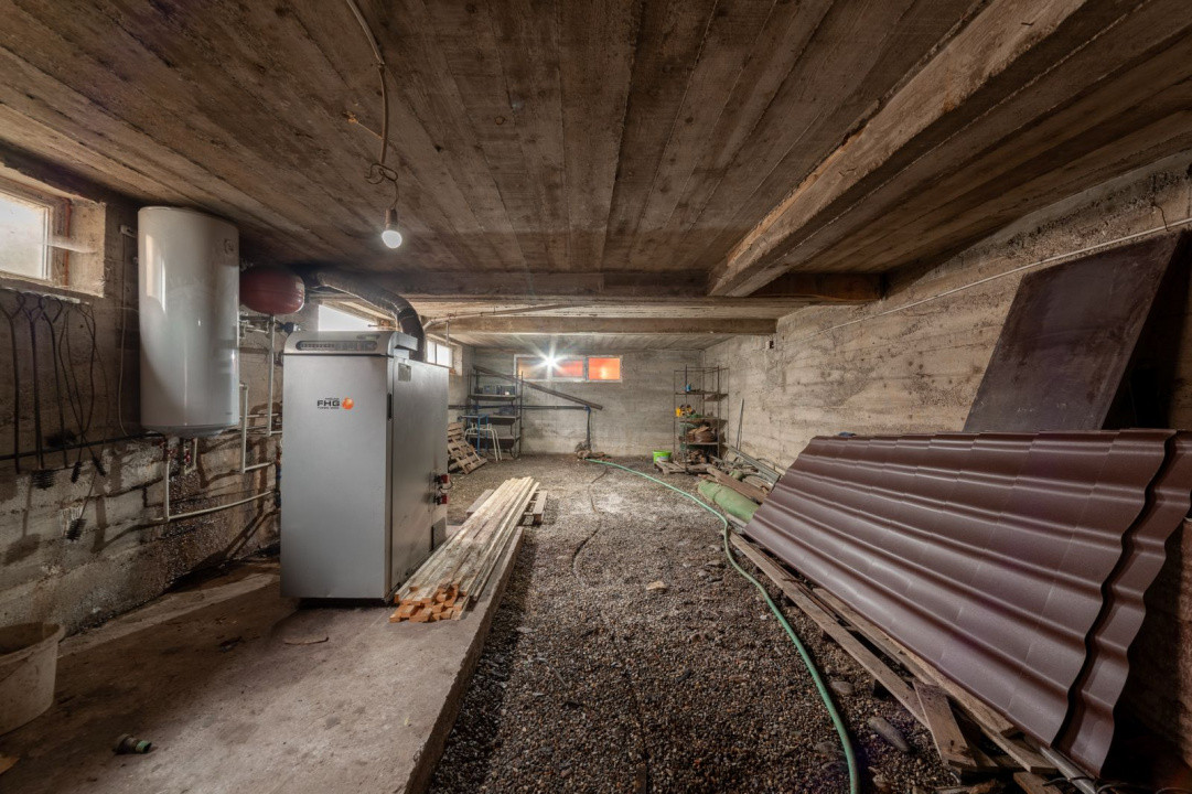 La 2 min de Campulung Muscel – 344 mp utili+ teren 4.563 mp -utilizare multiplă!