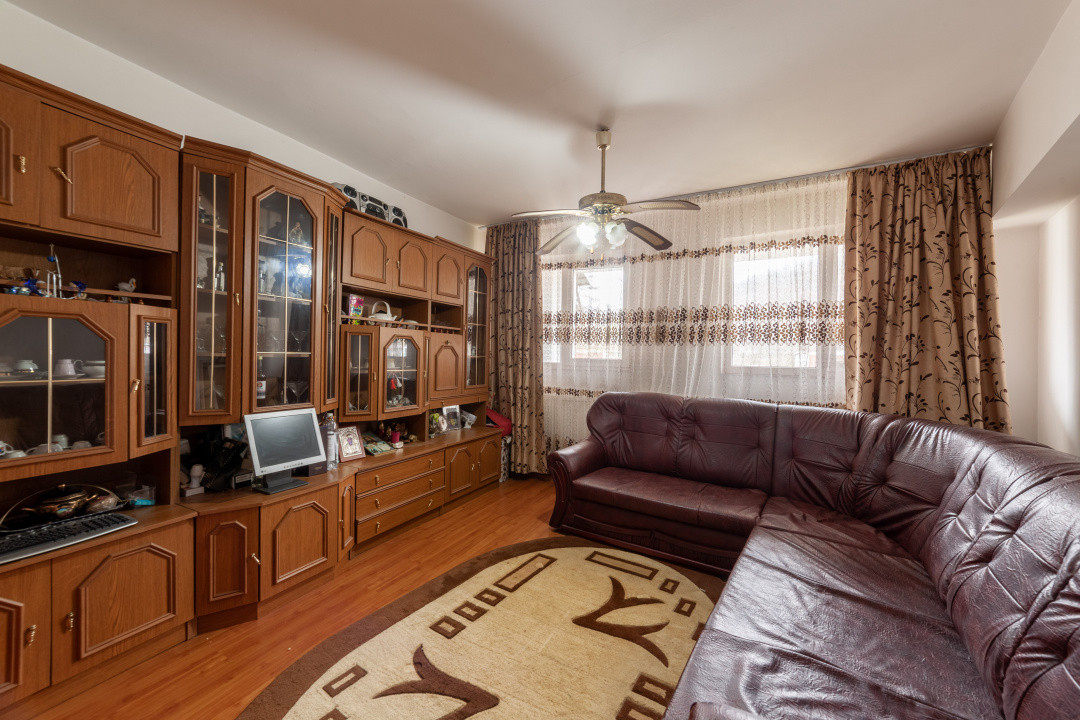 Apartament Topoloveni - 3 camere, decomandat, parter 