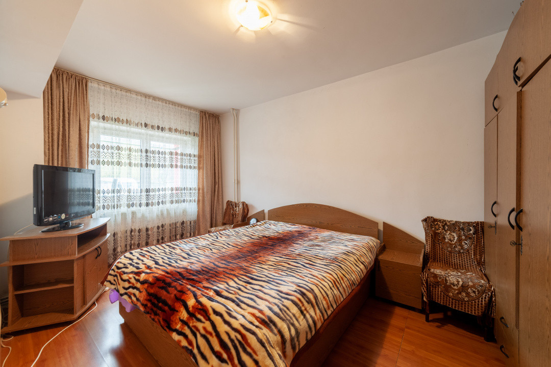 Apartament Topoloveni - 3 camere, decomandat, parter 