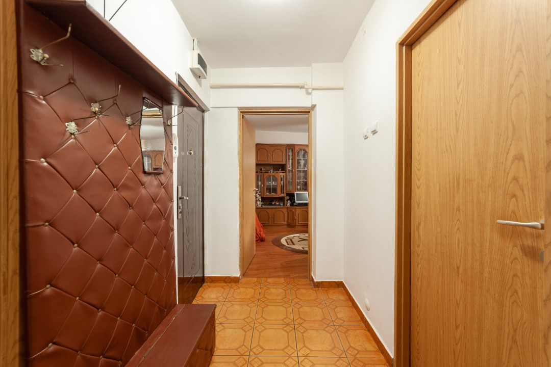 Apartament Topoloveni - 3 camere, decomandat, parter 