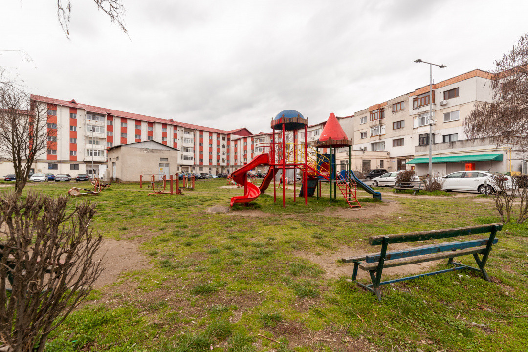 Apartament Topoloveni - 3 camere, decomandat, parter 