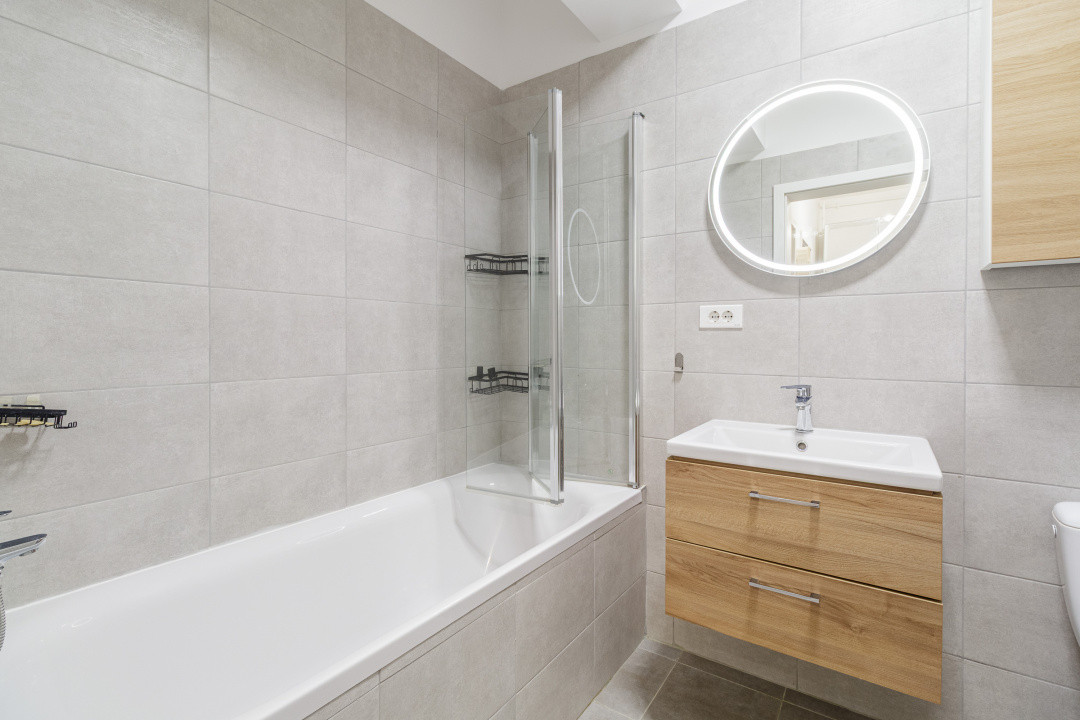 Garsoniera Berceni, Postalionului