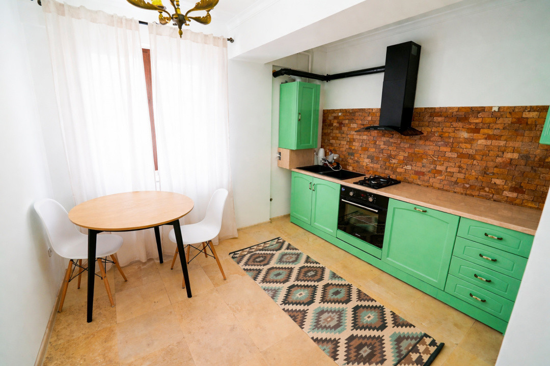 Apartament de închiriat 2 camere central 