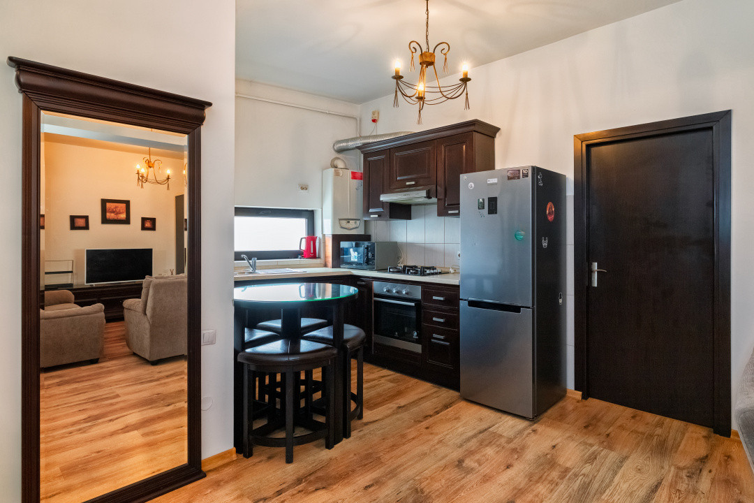 Inchiriere apartament 2 camere Ultracentral + loc de parcare subteran, bloc nou