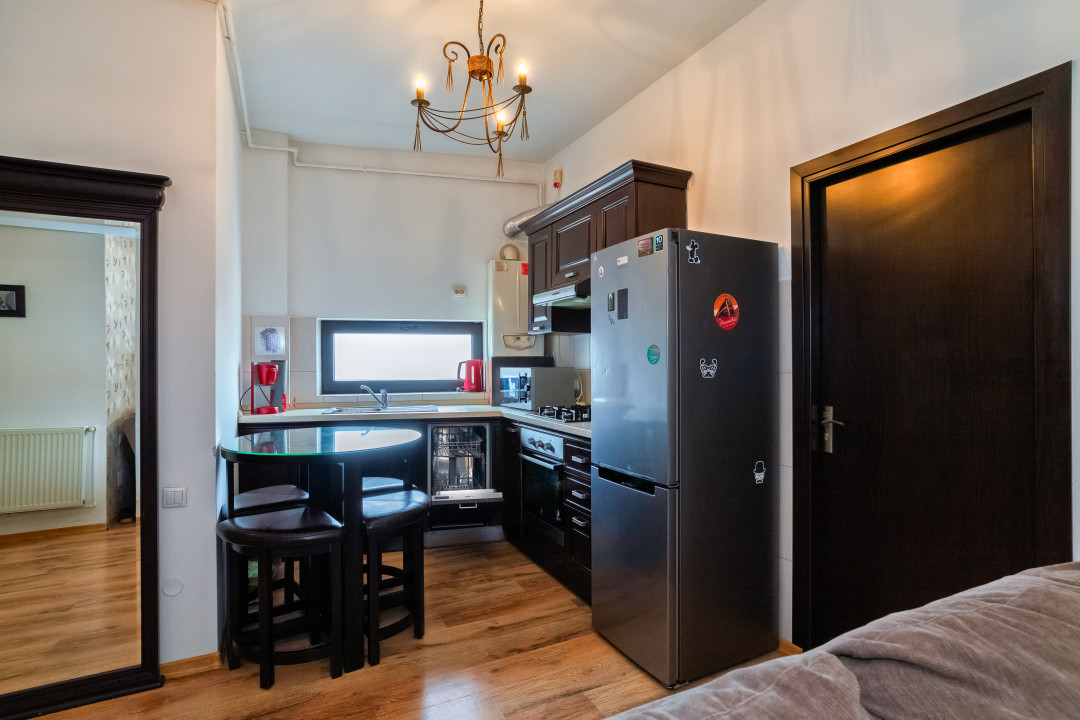 Inchiriere apartament 2 camere Ultracentral + loc de parcare subteran, bloc nou