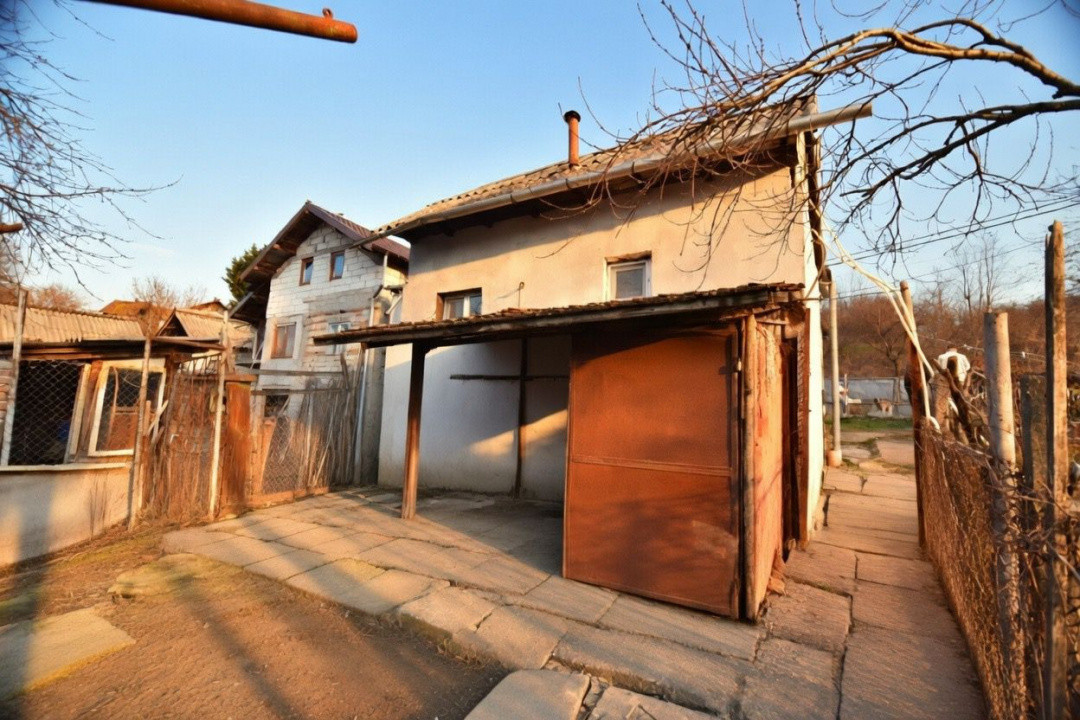 Casa + teren 742mp in Ștefănești, Argeș