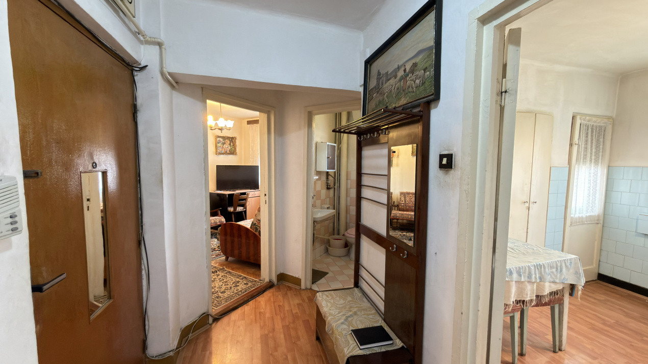  Apartament 3 camere MV1 Str. Gladiolei 6 Etaj III - Carei - 