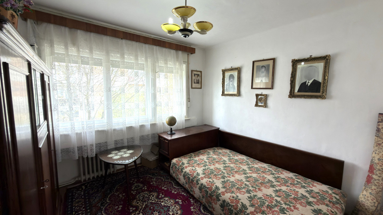  Apartament 3 camere MV1 Str. Gladiolei 6 Etaj III - Carei - 