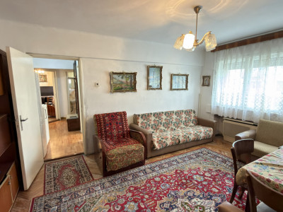  Apartament 3 camere MV1 Str. Gladiolei 6 Etaj III - Carei - 