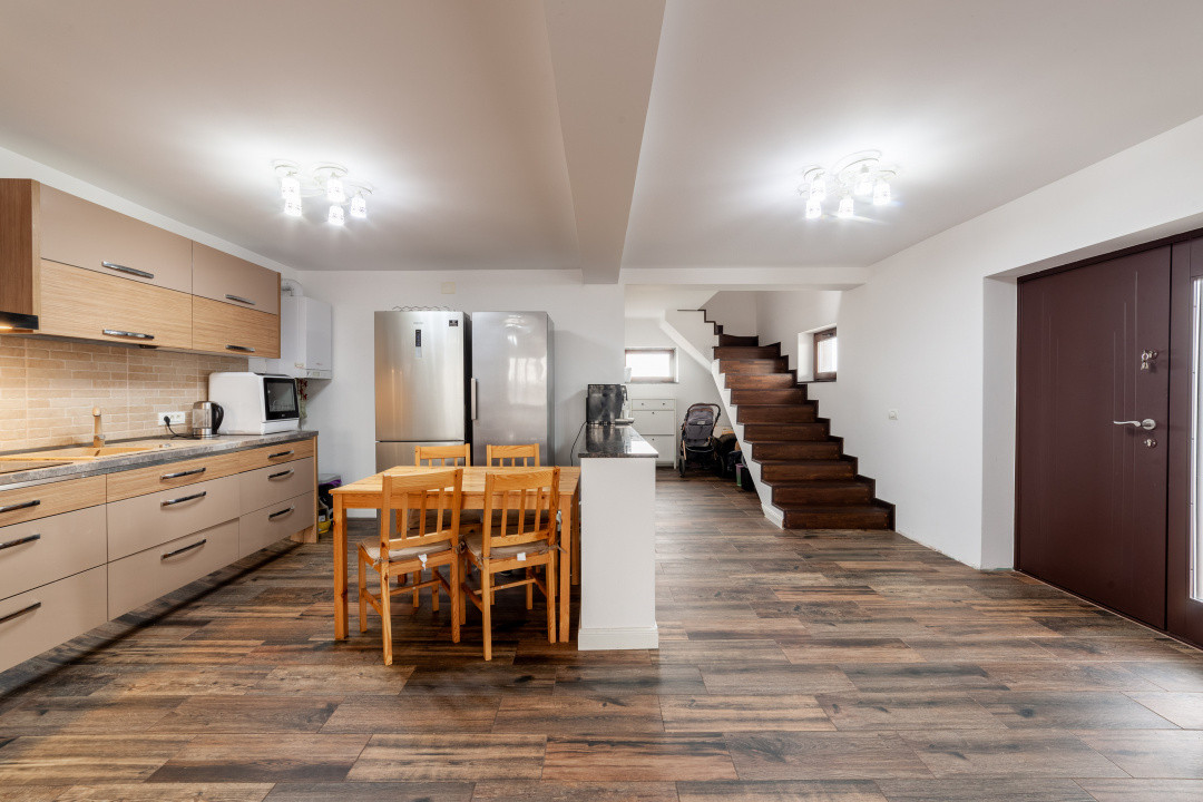 Casa P+M, 120mp utili, teren 477mp, Bradu, AG