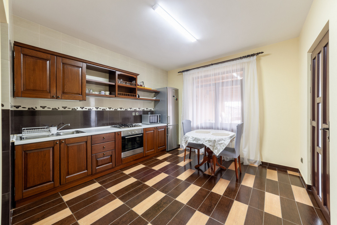 Casă cu 3 dormitoare de închiriat | Prundu Mic | Teren 780 mp | Terasa 40 mp