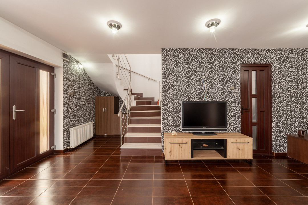 Casă cu 3 dormitoare de închiriat | Prundu Mic | Teren 780 mp | Terasa 40 mp