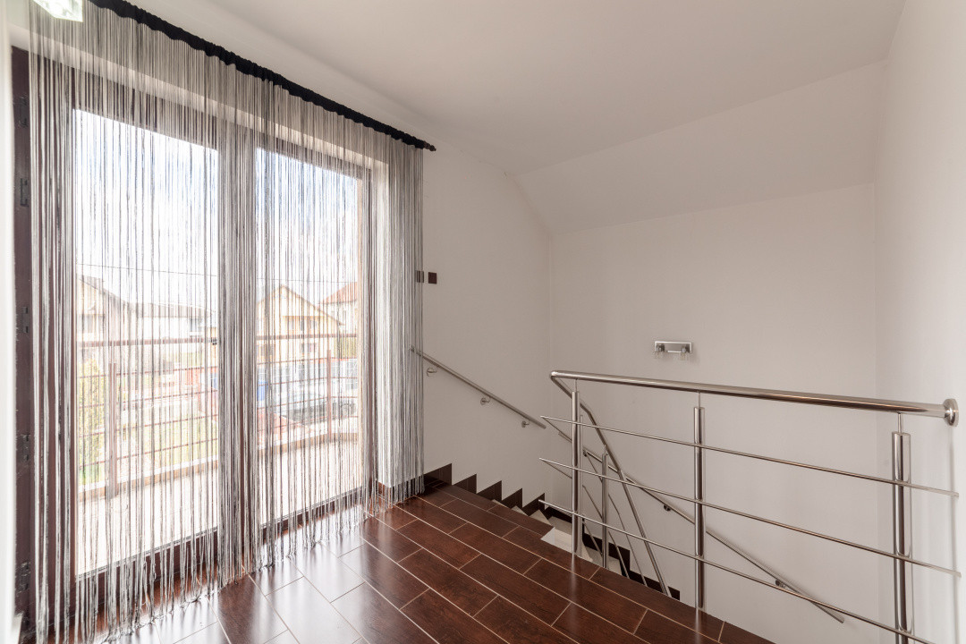 Casă cu 3 dormitoare de închiriat | Prundu Mic | Teren 780 mp | Terasa 40 mp