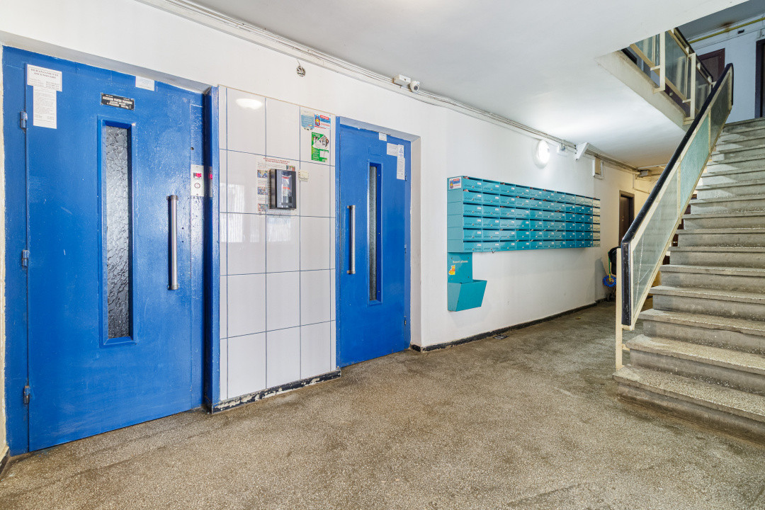 Apartament 3 camere 800 m metrou Raul Doamnei