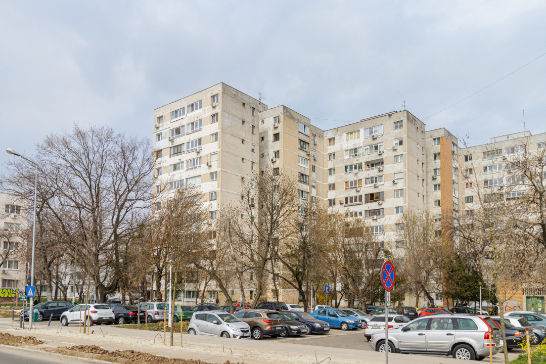 Apartament 3 camere 800 m metrou Raul Doamnei