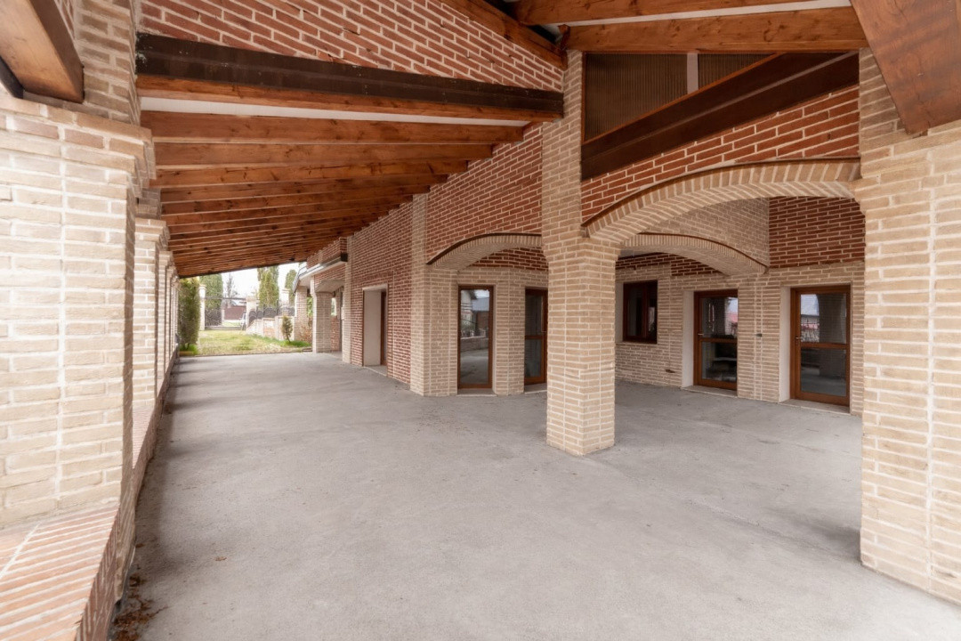 Casa in stil italian - Stefanesti, Arges - REZIDENTIAL sau AFACEREA DUMNEAVOSTRA