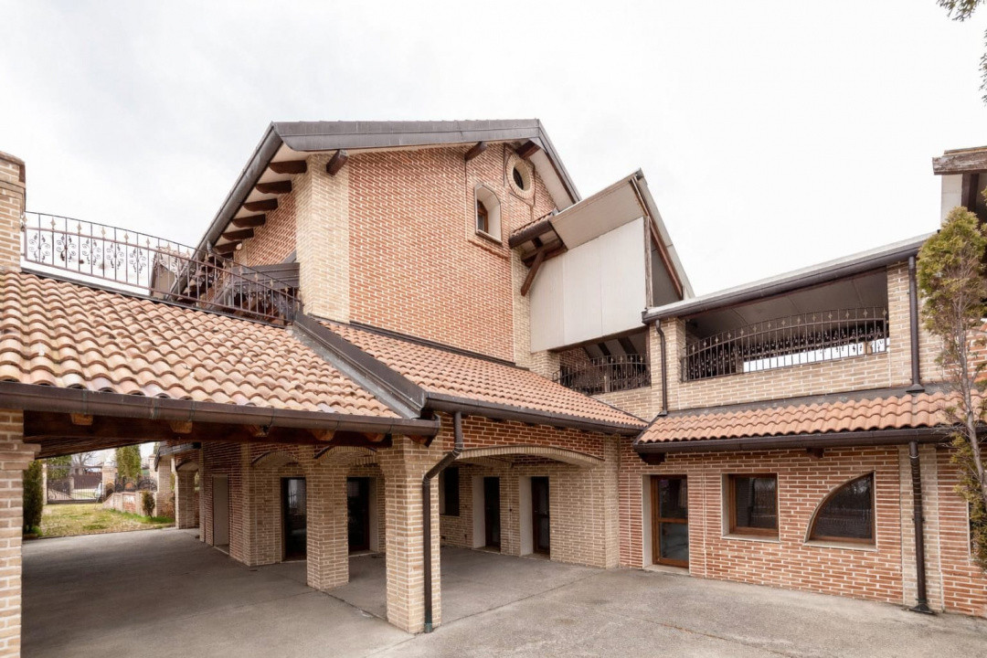 Casa in stil italian - Stefanesti, Arges - REZIDENTIAL sau AFACEREA DUMNEAVOSTRA