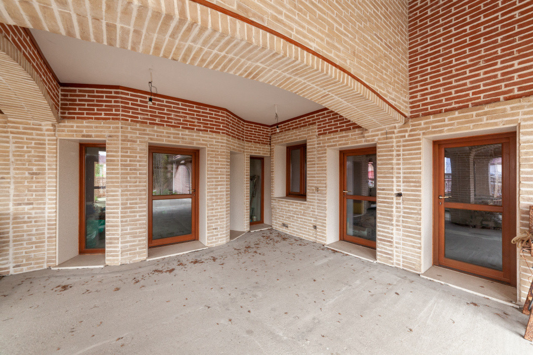 Casa in stil italian - Stefanesti, Arges - REZIDENTIAL sau AFACEREA DUMNEAVOSTRA