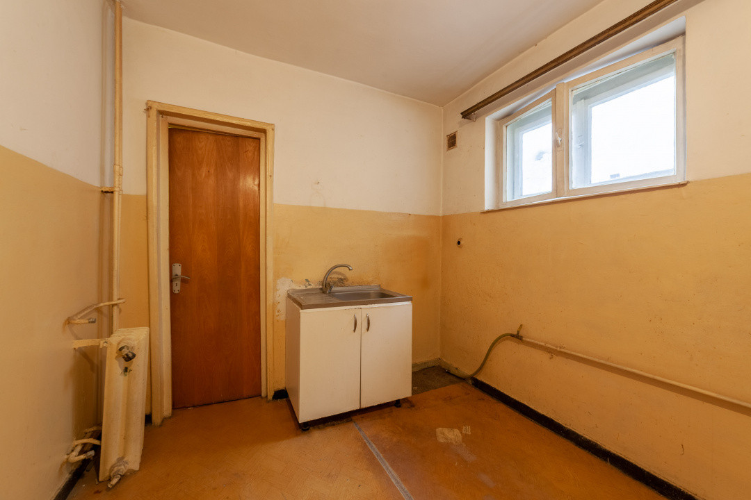 Apartament 3 camere, etaj 3/4, Razboieni