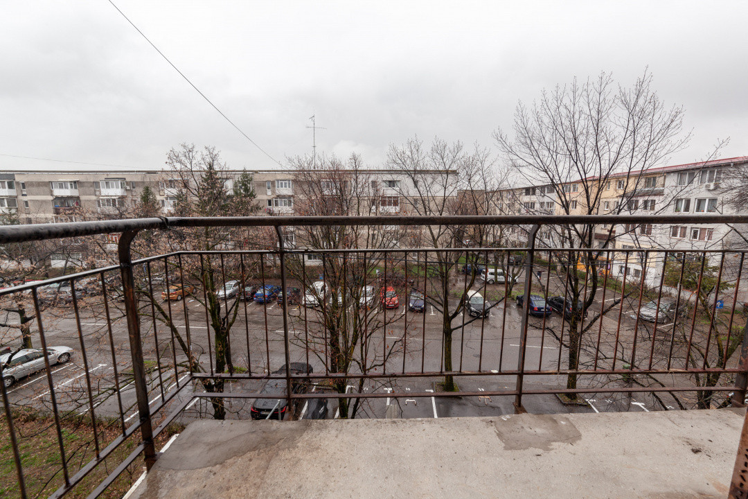 Apartament 3 camere, etaj 3/4, Razboieni