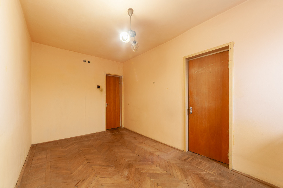 Apartament 3 camere, etaj 3/4, Razboieni