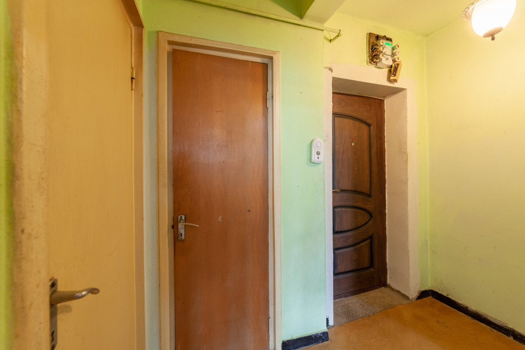 Apartament 3 camere, etaj 3/4, Razboieni