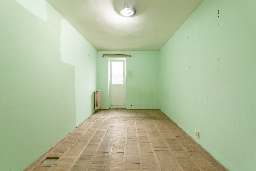 3 camere Războieni | Etaj 3 | Compartimentare circulară | Ideal pentru renovare 