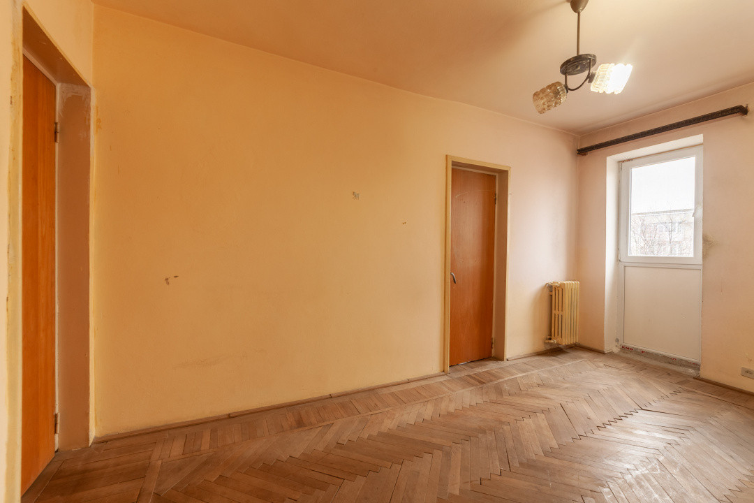 3 camere Războieni | Etaj 3 | Compartimentare circulară | Ideal pentru renovare 
