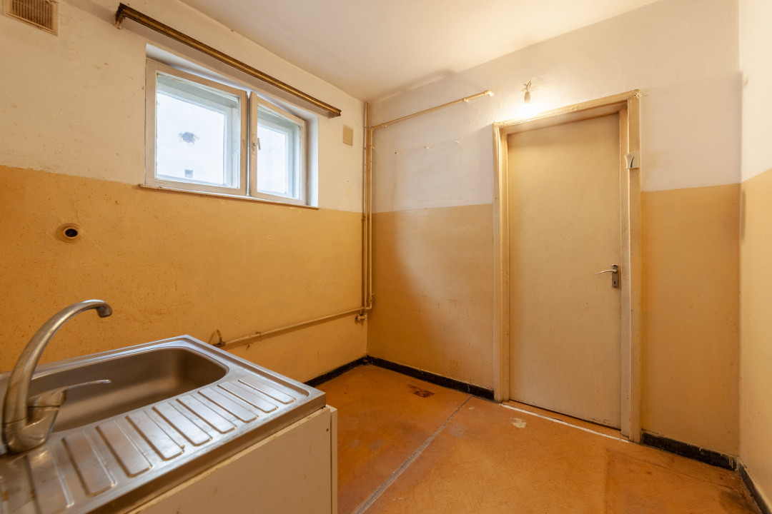 3 camere Războieni | Etaj 3 | Compartimentare circulară | Ideal pentru renovare 