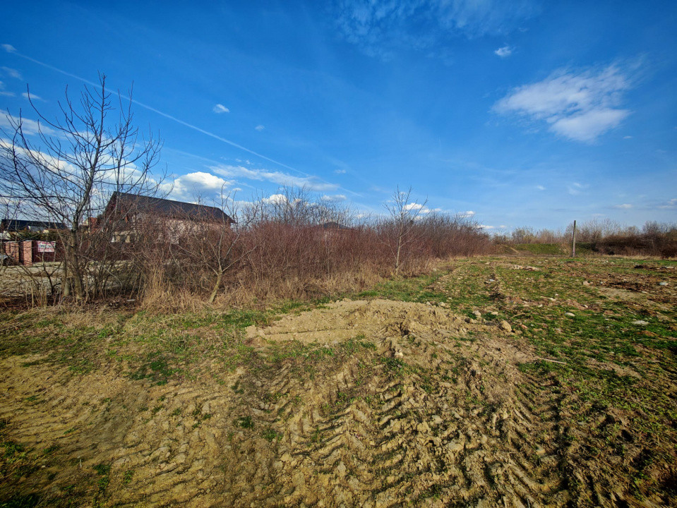 Teren intravilan 2273 mp in Pitesti, str. Mateias, iesire spre Campulung Muscel